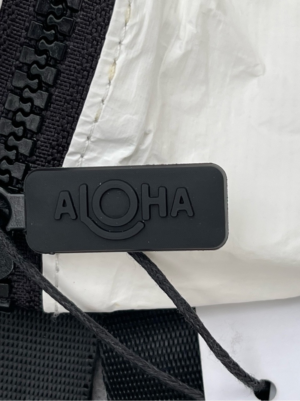 ALOHA Collection White Mini Hip Fanny Pack NWT Splash-Proof Durable Lightweight - Picture 3 of 16